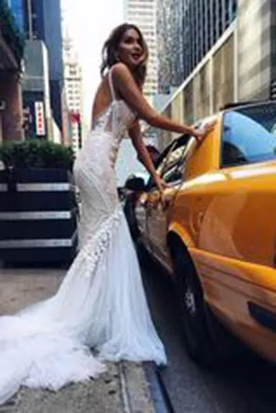 Anneprom Luxurious Mermaid Long V-neck Wedding Dress with Open Back APW0290